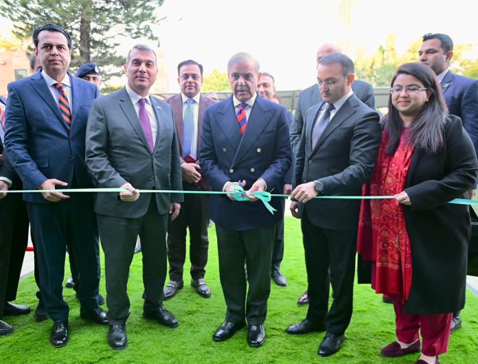 Prime Minister Shehbaz Sharif inaugurating Pakistan’s first Asan Khidmat Markaz in Islamabad